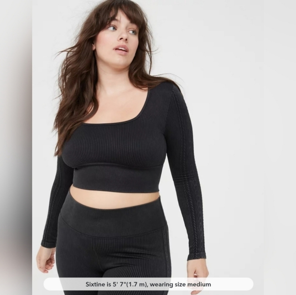 OFFLINE By Aerie Seamless Cable Square Neck T-Shirt medium black  $54.95